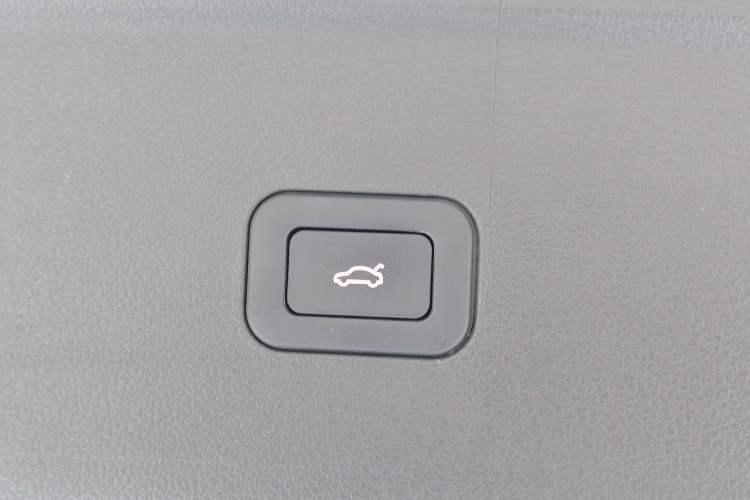 Used Hongqi HS5 2019 2.0T Smart Connect Flagship Edition Interior 8