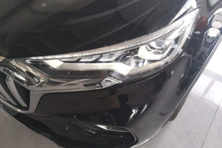 Used Hongqi HS5 2019 2.0T Smart Connect Flagship All-Wheel-Drive Version Left Front Headlight
