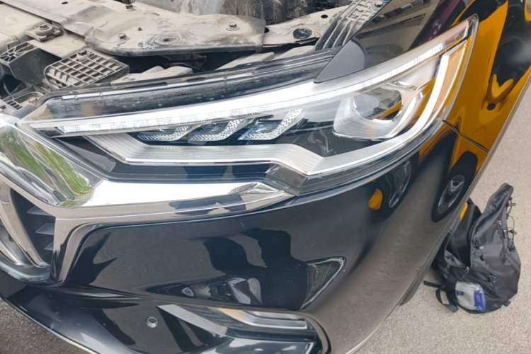 Used Hongqi HS5 2019 2.0T Smart Connect Flagship All-Wheel-Drive Version Left Front Headlight