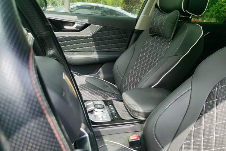 Used Hongqi HS5 2019 2.0T Smart Connect Flagship All-Wheel-Drive Version Left Front Seat