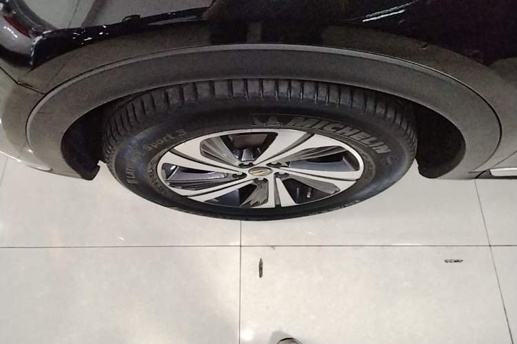 Used Hongqi HS5 2019 2.0T Smart Connect Flagship Edition Left Front Wheel Hub