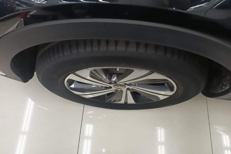Used Hongqi HS5 2019 2.0T Smart Connect Flagship Edition Left Front Wheel Hub