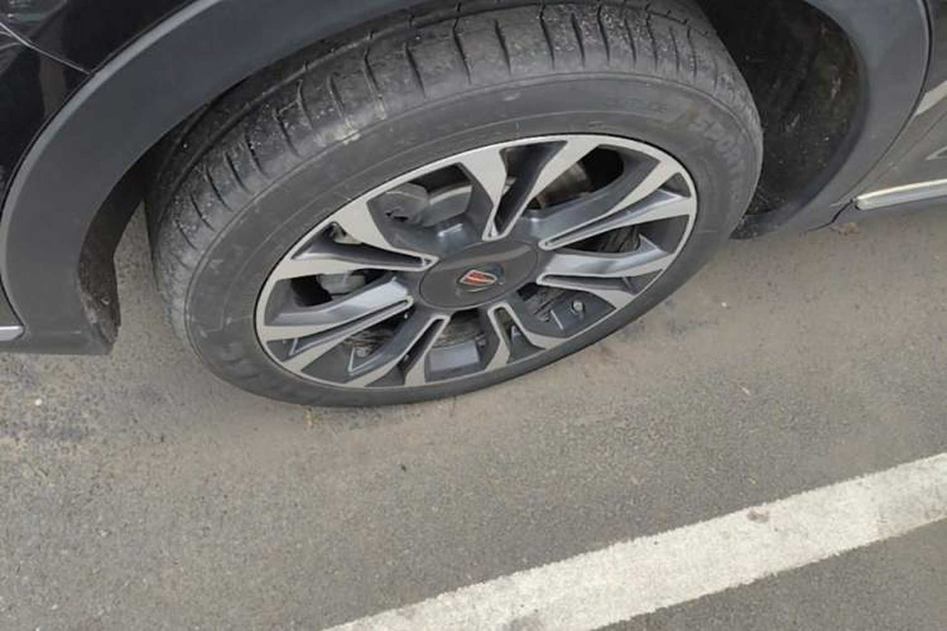 Used Hongqi HS5 2019 2.0T Smart Connect Flagship All-Wheel-Drive Version Left Front Wheel Hub
