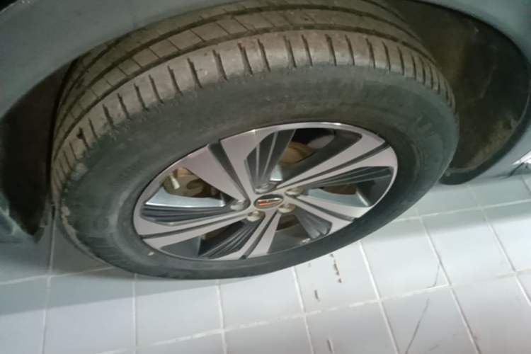 Used Hongqi HS5 2019 2.0T Smart Connect Flagship Edition Left Front Wheel Hub