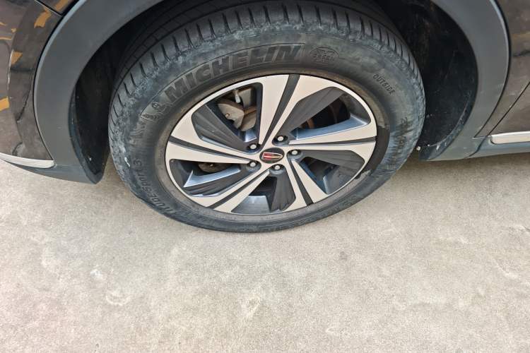 Used Hongqi HS5 2019 2.0T Smart Connect Flagship Edition Left Front Wheel Hub