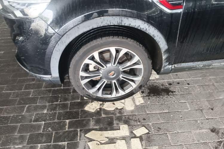 Used Hongqi HS5 2019 2.0T Smart Connect Flagship All-Wheel-Drive Version Left Front Wheel Hub