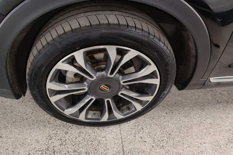 Used Hongqi HS5 2019 2.0T Smart Connect Flagship All-Wheel-Drive Version Left Front Wheel Hub