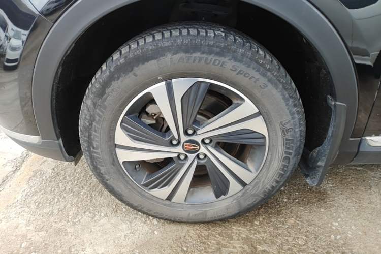 Used Hongqi HS5 2019 2.0T Smart Connect Flagship Edition Left Front Wheel Hub