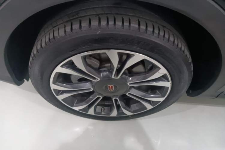 Used Hongqi HS5 2019 2.0T Smart Connect Flagship All-Wheel-Drive Version Left Front Wheel Hub