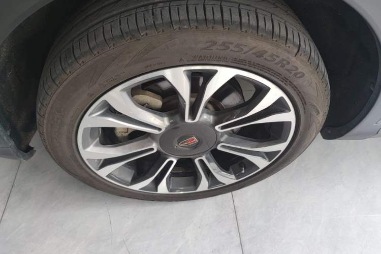 Used Hongqi HS5 2019 2.0T Smart Connect Flagship All-Wheel-Drive Version Left Front Wheel Hub