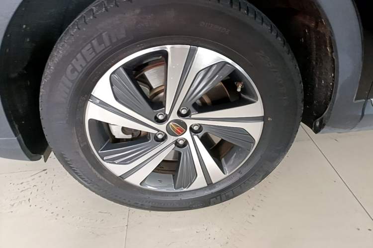 Used Hongqi HS5 2019 2.0T Smart Connect Flagship Edition Left Front Wheel Hub