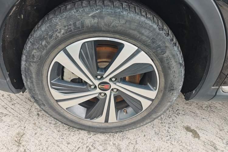 Used Hongqi HS5 2019 2.0T Smart Connect Flagship Edition Left Front Wheel Hub