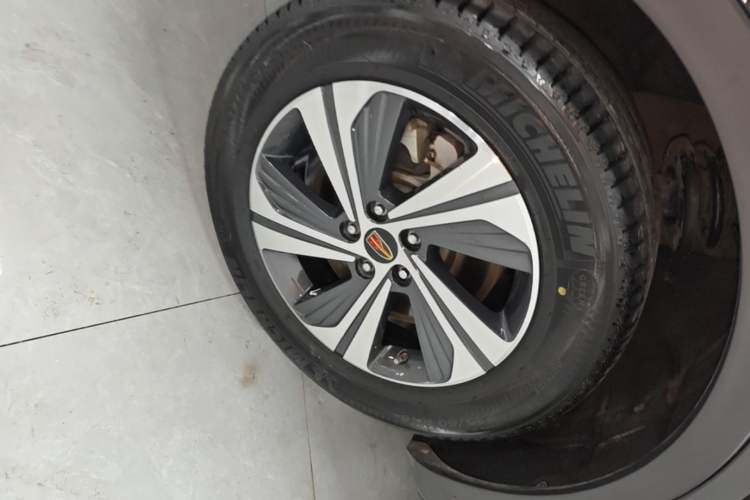 Used Hongqi HS5 2019 2.0T Smart Connect Flagship Edition Left Front Wheel Hub