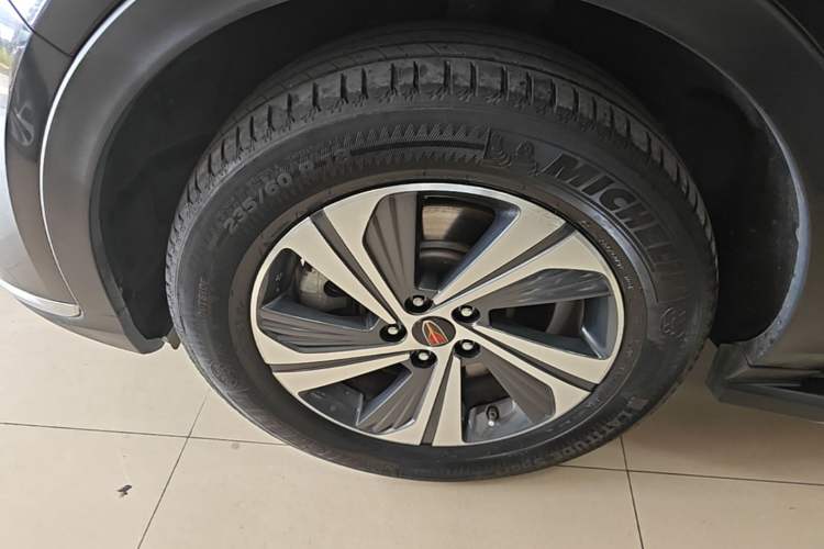 Used Hongqi HS5 2019 2.0T Smart Connect Flagship Edition Left Front Wheel Hub