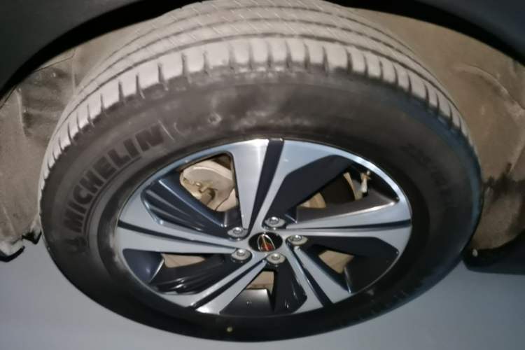 Used Hongqi HS5 2019 2.0T Smart Connect Flagship Edition Left Front Wheel Hub