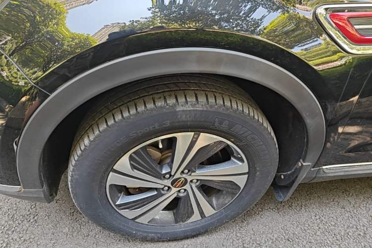 Used Hongqi HS5 2019 2.0T Smart Connect Flagship Edition Left Front Wheel Hub