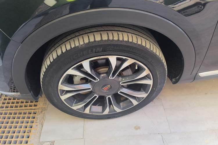 Used Hongqi HS5 2019 2.0T Smart Connect Flagship All-Wheel-Drive Version Left Front Wheel Hub