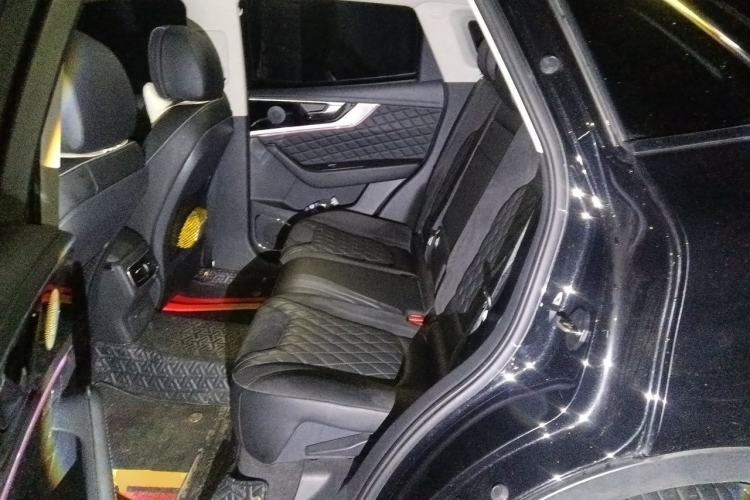 Used Hongqi HS5 2019 2.0T Smart Connect Flagship All-Wheel-Drive Version Left Rear Seat