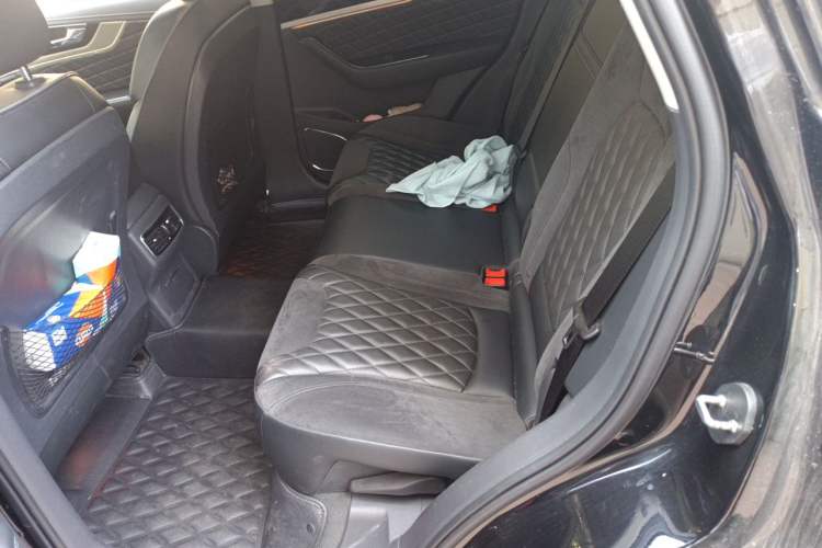 Used Hongqi HS5 2019 2.0T Smart Connect Flagship All-Wheel-Drive Version Left Rear Seat