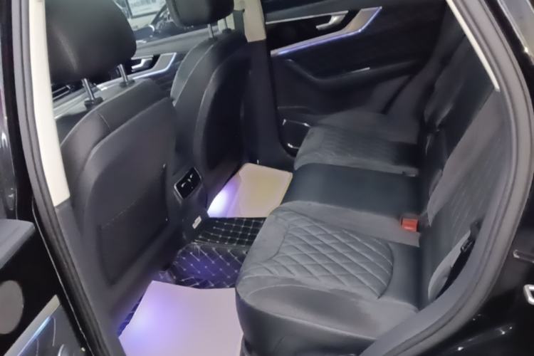 Used Hongqi HS5 2019 2.0T Smart Connect Flagship All-Wheel-Drive Version Left Rear Seat