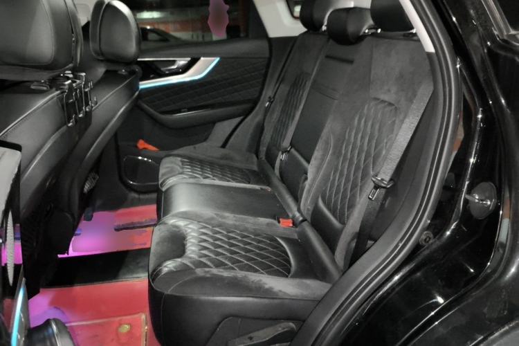 Used Hongqi HS5 2019 2.0T Smart Connect Flagship All-Wheel-Drive Version Left Rear Seat