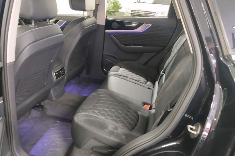 Used Hongqi HS5 2019 2.0T Smart Connect Flagship All-Wheel-Drive Version Left Rear Seat