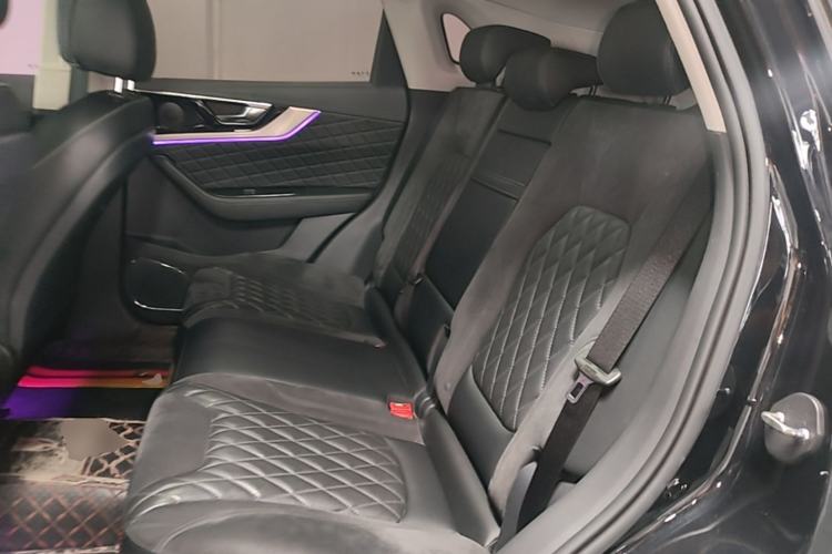Used Hongqi HS5 2019 2.0T Smart Connect Flagship All-Wheel-Drive Version Left Rear Seat