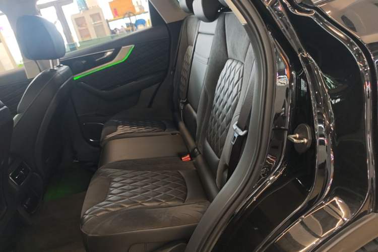Used Hongqi HS5 2019 2.0T Smart Connect Flagship All-Wheel-Drive Version Left Rear Seat