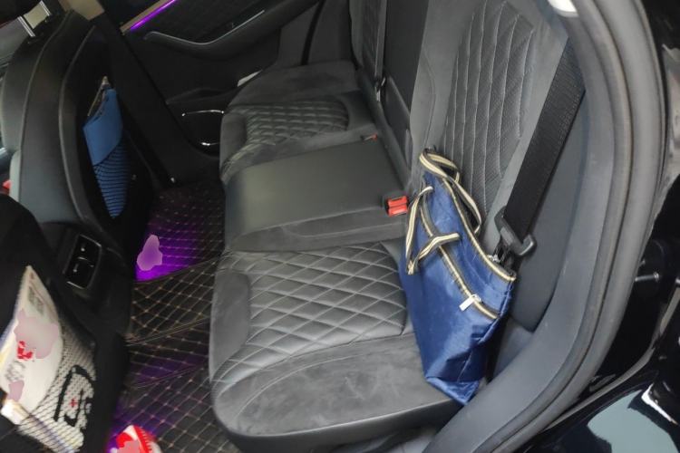 Used Hongqi HS5 2019 2.0T Smart Connect Flagship All-Wheel-Drive Version Left Rear Seat