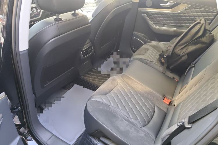 Used Hongqi HS5 2019 2.0T Smart Connect Flagship All-Wheel-Drive Version Left Rear Seat
