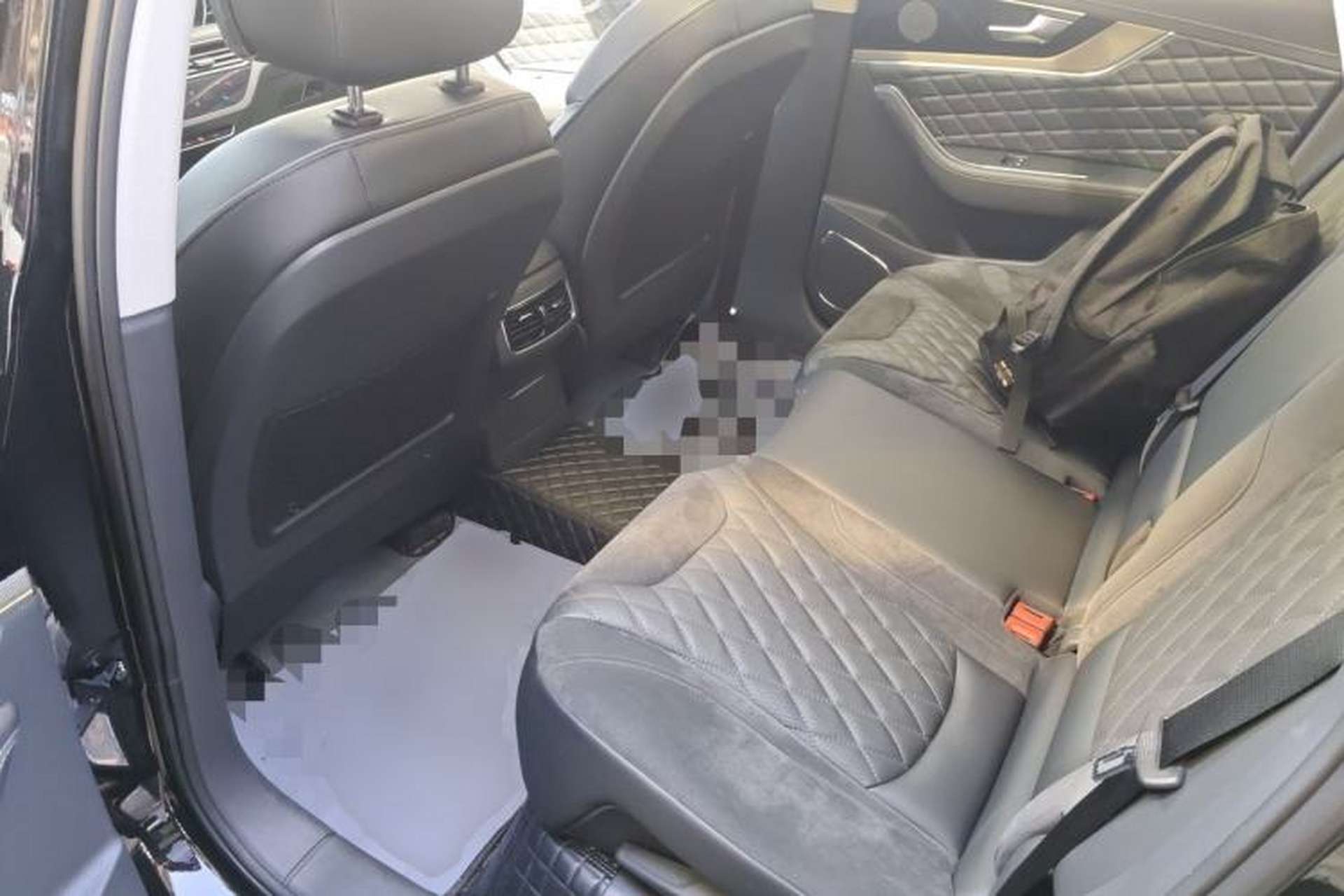 Used Hongqi HS5 2019 2.0T Smart Connect Flagship All-Wheel-Drive Version Left Rear Seat