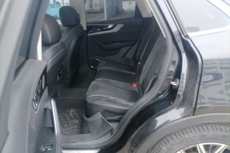Used Hongqi HS5 2019 2.0T Smart Connect Flagship All-Wheel-Drive Version Left Rear Seat