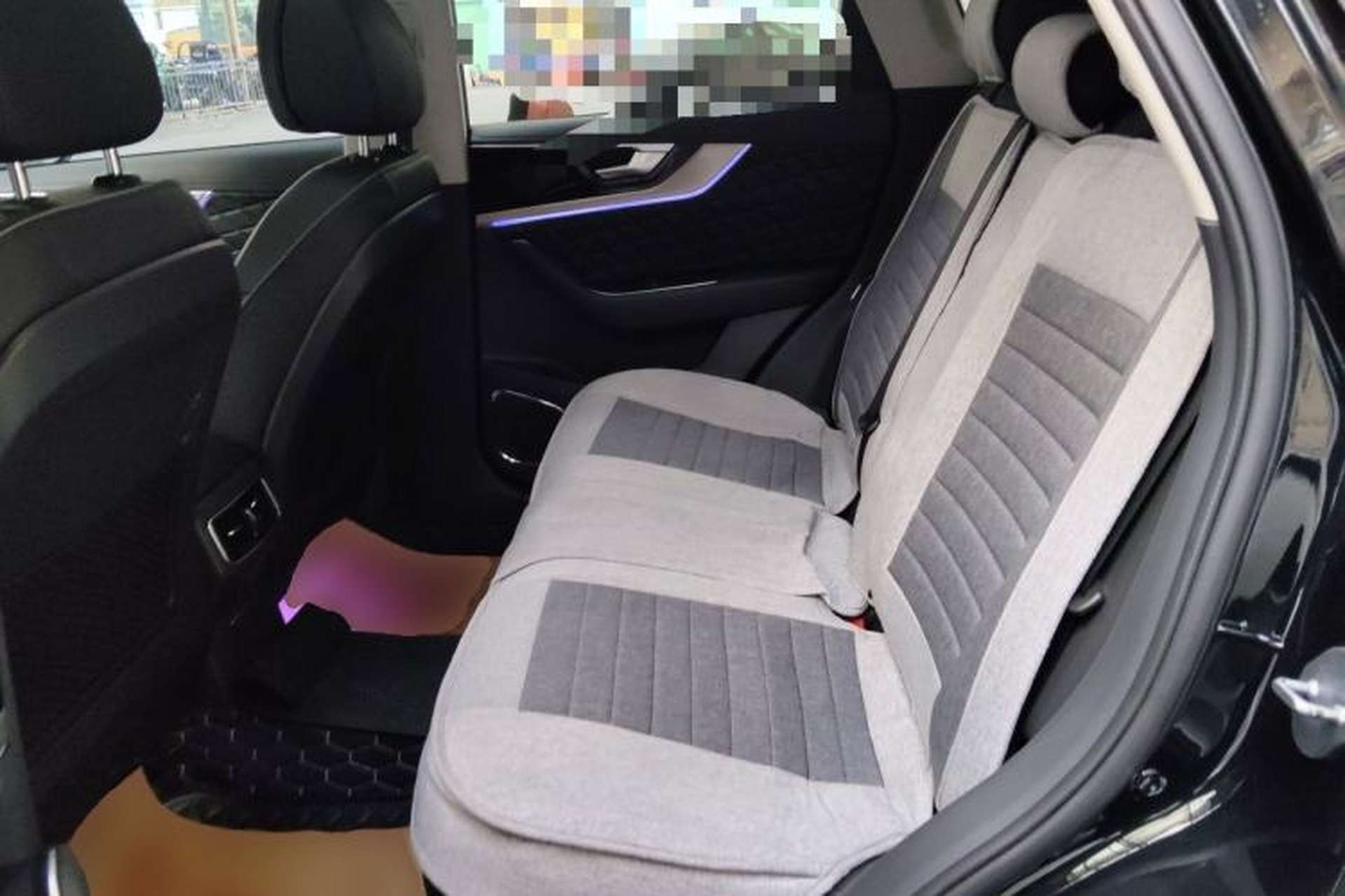 Used Hongqi HS5 2019 2.0T Smart Connect Flagship All-Wheel-Drive Version Left Rear Seat
