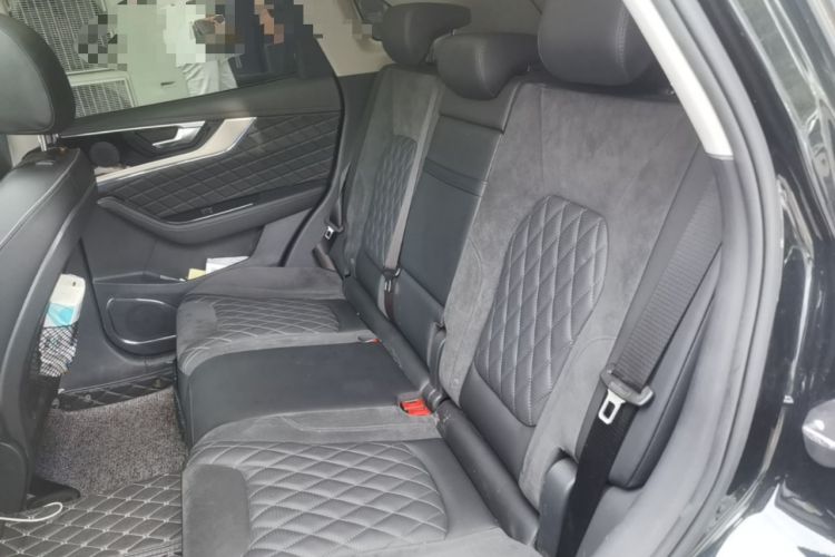 Used Hongqi HS5 2019 2.0T Smart Connect Flagship All-Wheel-Drive Version Left Rear Seat