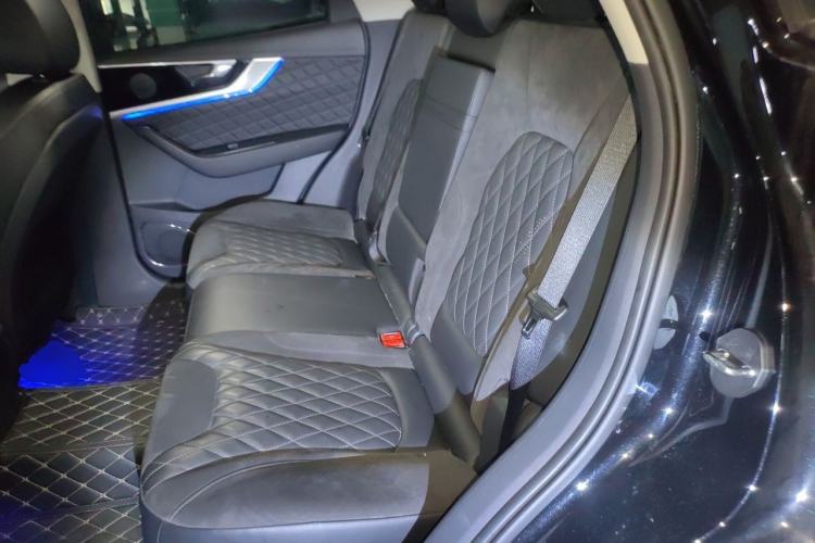 Used Hongqi HS5 2019 2.0T Smart Connect Flagship All-Wheel-Drive Version Left Rear Seat