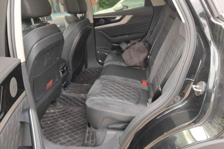Used Hongqi HS5 2019 2.0T Smart Connect Flagship All-Wheel-Drive Version Left Rear Seat