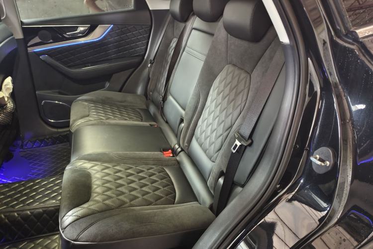 Used Hongqi HS5 2019 2.0T Smart Connect Flagship All-Wheel-Drive Version Left Rear Seat