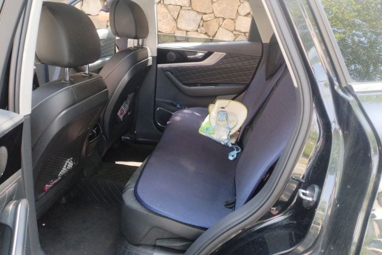 Used Hongqi HS5 2019 2.0T Smart Connect Flagship All-Wheel-Drive Version Left Rear Seat