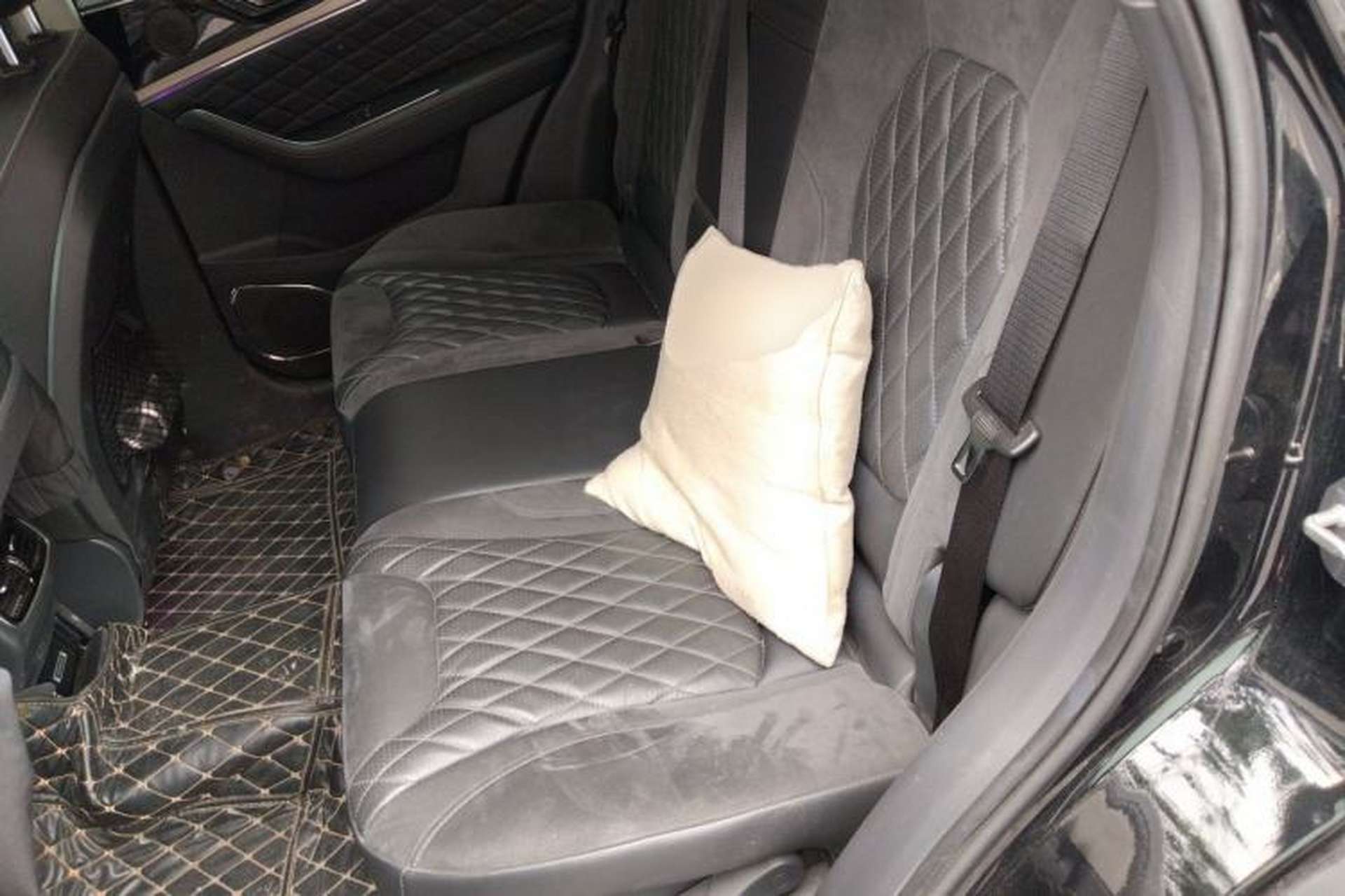 Used Hongqi HS5 2019 2.0T Smart Connect Flagship Edition Left Rear Seat
