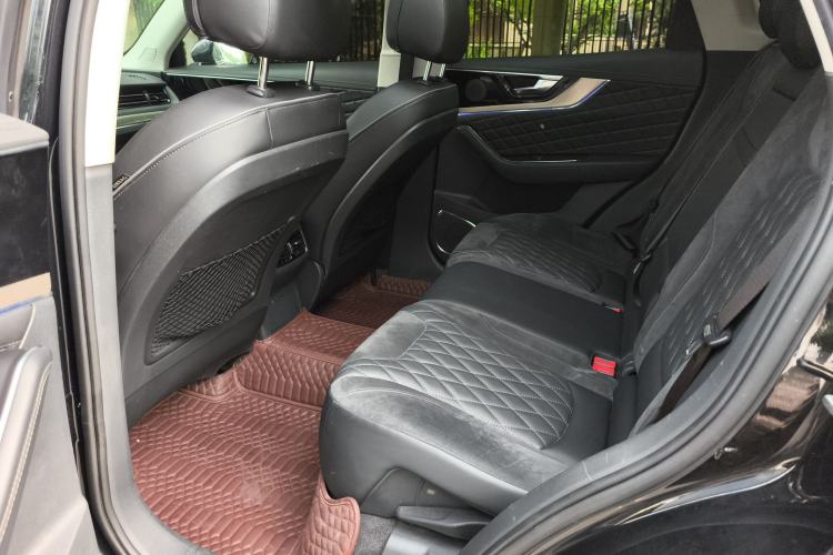 Used Hongqi HS5 2019 2.0T Smart Connect Flagship All-Wheel-Drive Version Left Rear Seat