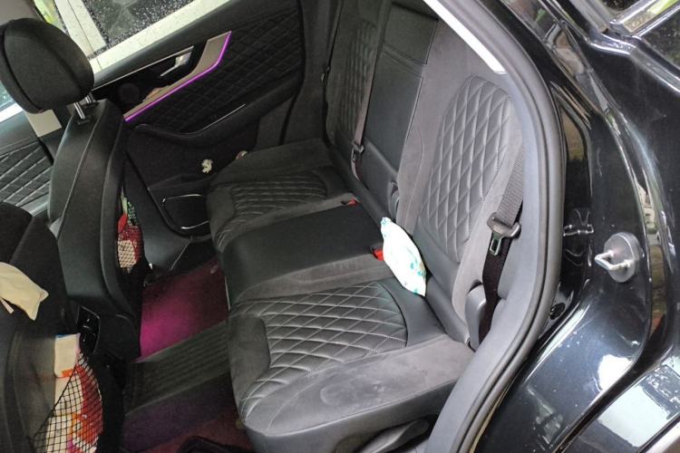 Used Hongqi HS5 2019 2.0T Smart Connect Flagship All-Wheel-Drive Version Left Rear Seat