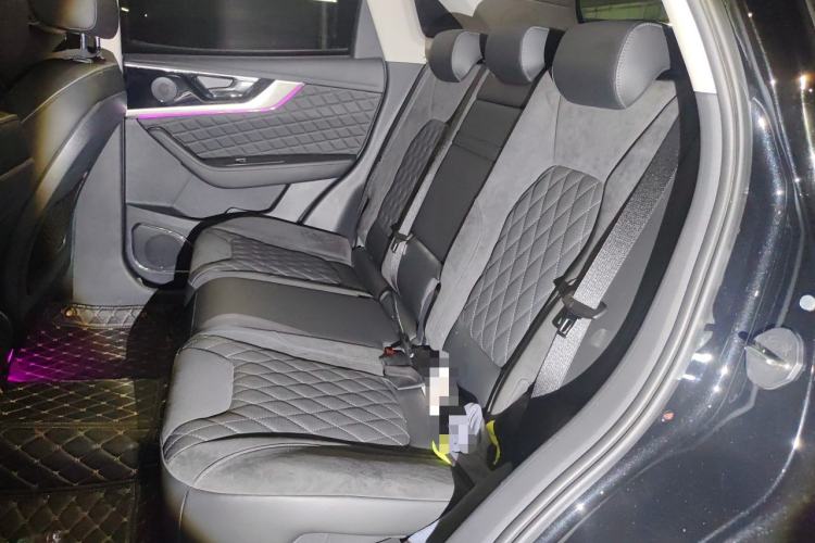 Used Hongqi HS5 2019 2.0T Smart Connect Flagship All-Wheel-Drive Version Left Rear Seat