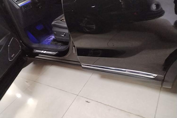 Used Hongqi HS5 2019 2.0T Smart Connect Flagship Edition Left Side Sill