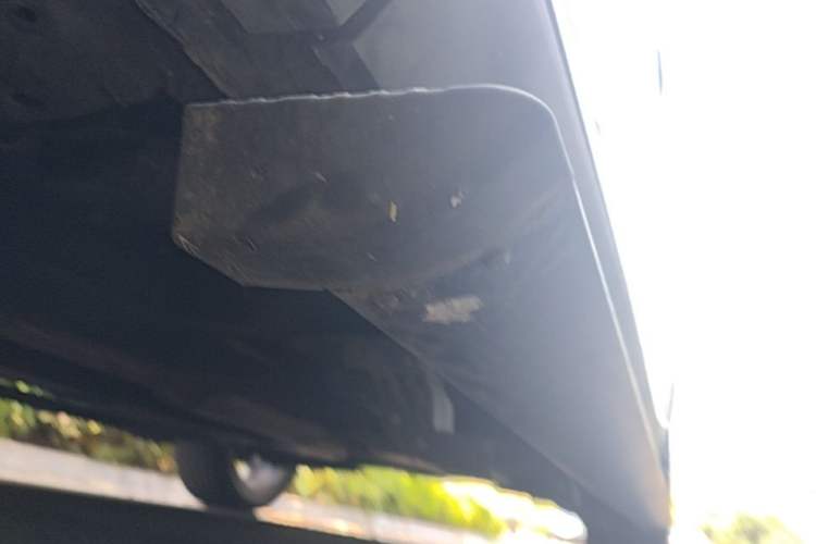 Used Hongqi HS5 2019 2.0T Smart Connect Flagship All-Wheel-Drive Version Left Side Sill