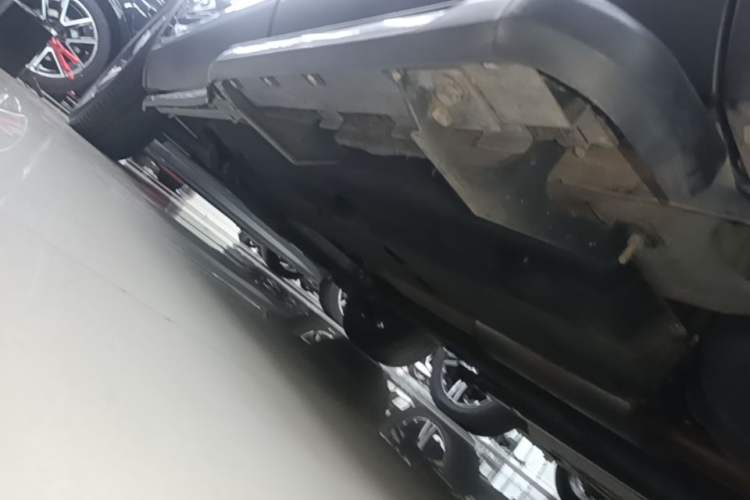 Used Hongqi HS5 2019 2.0T Smart Connect Flagship Edition Left Side Sill