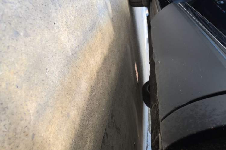 Used Hongqi HS5 2019 2.0T Smart Connect Flagship All-Wheel-Drive Version Left Side Sill