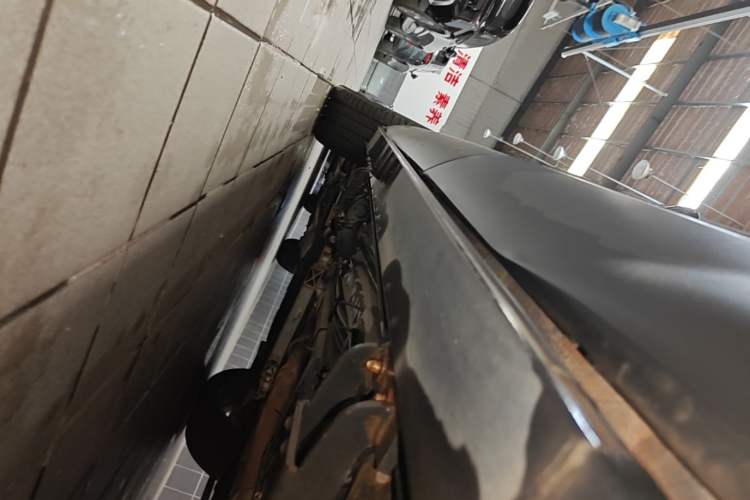 Used Hongqi HS5 2019 2.0T Smart Connect Flagship All-Wheel-Drive Version Left Side Sill