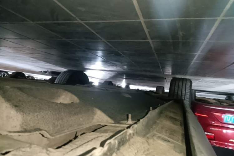 Used Hongqi HS5 2019 2.0T Smart Connect Flagship Edition Left Side Sill
