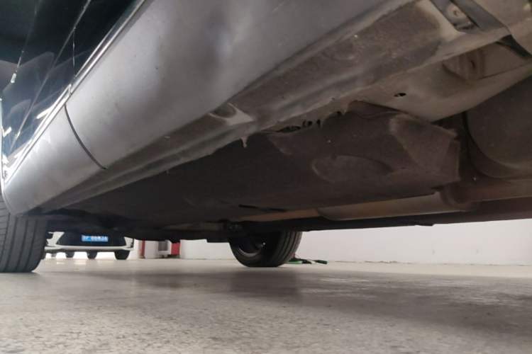 Used Hongqi HS5 2019 2.0T Smart Connect Flagship All-Wheel-Drive Version Left Side Sill