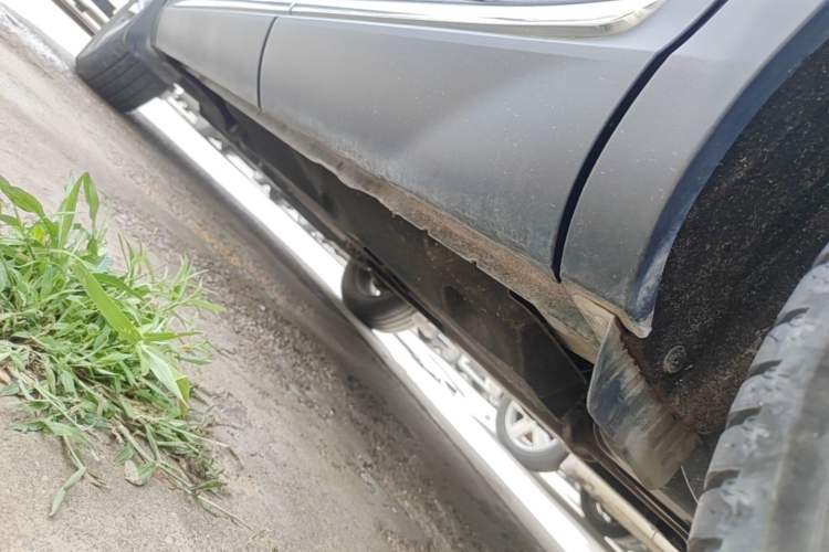 Used Hongqi HS5 2019 2.0T Smart Connect Flagship Edition Left Side Sill
